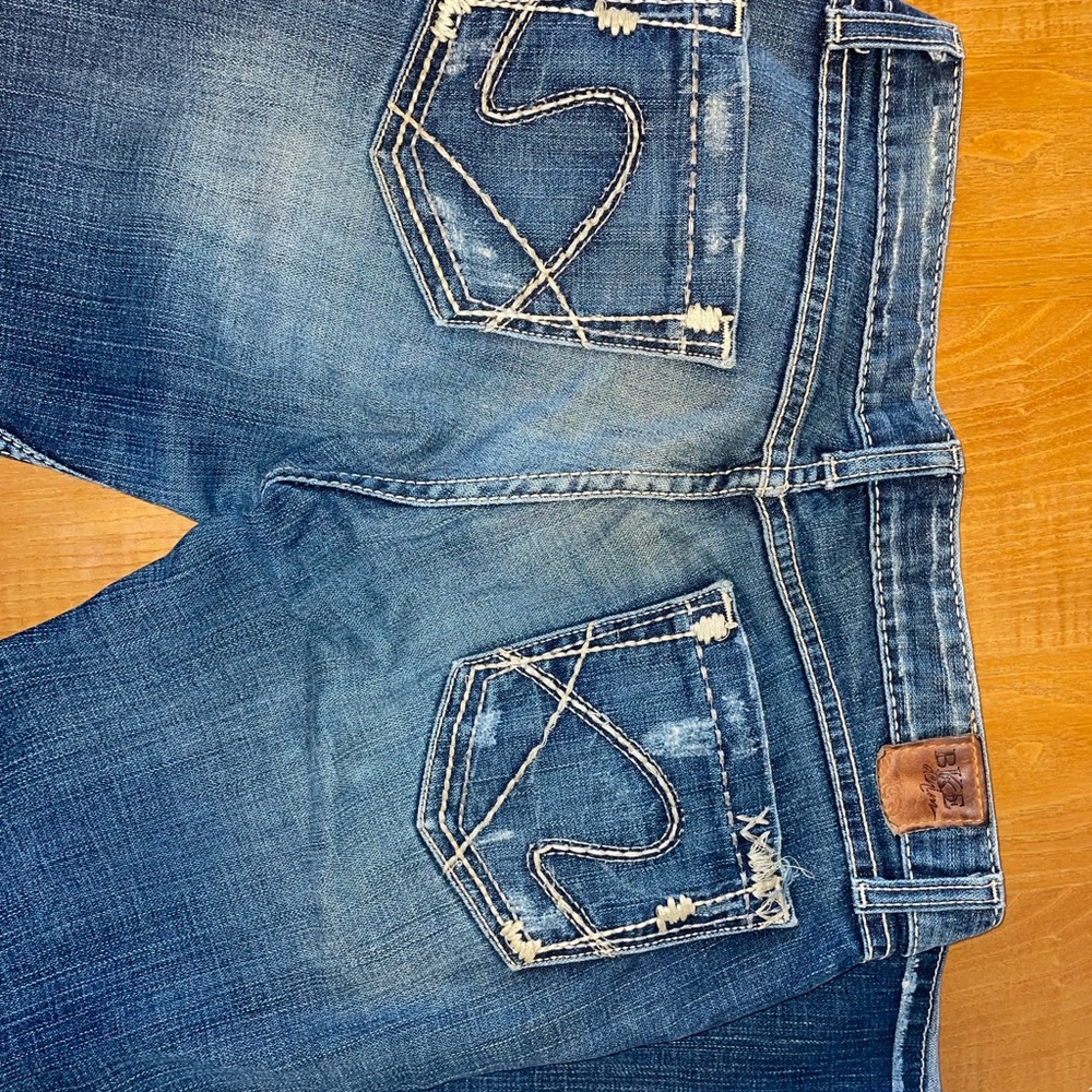 Women’s buckle jeans
